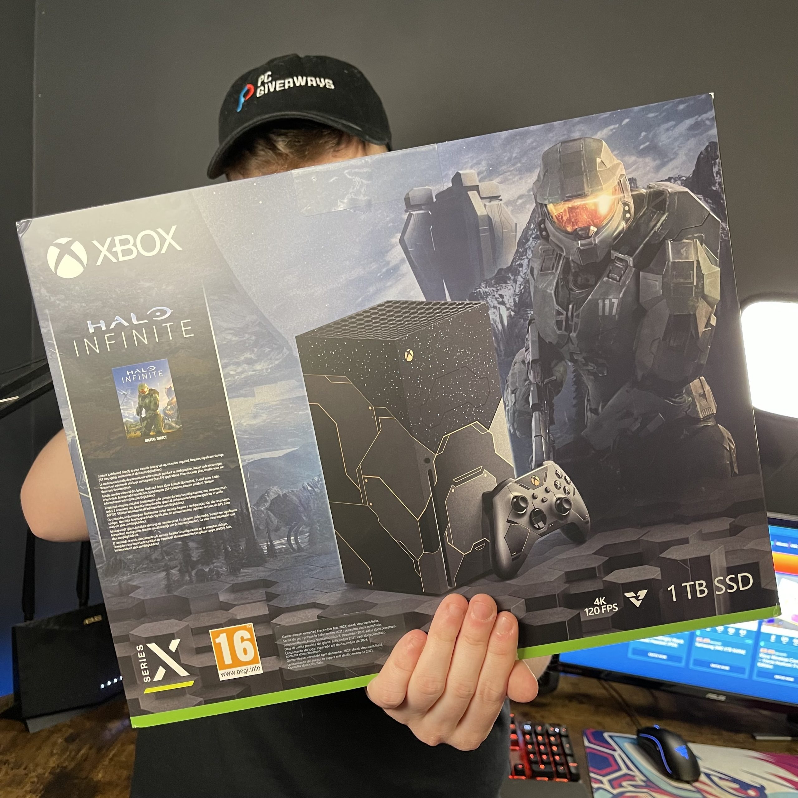 Xbox Series X – Halo Infinite Limited Edition Console Bundle